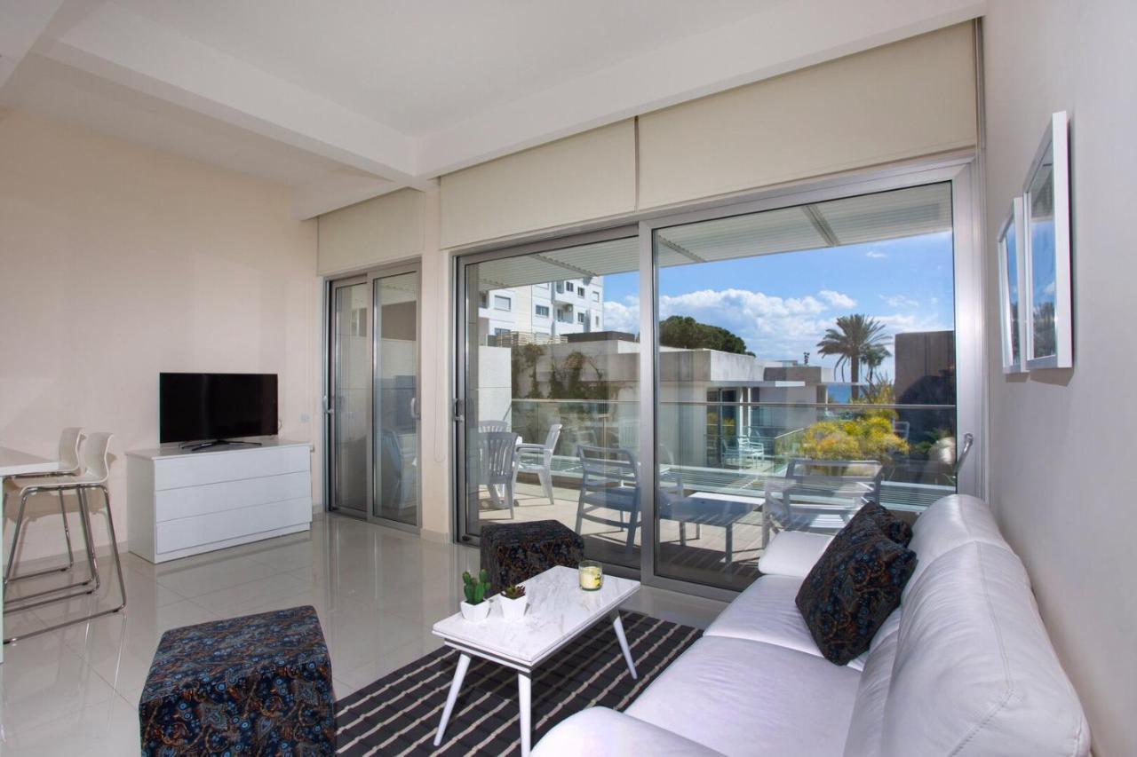 Opera Exclusive Apts By Trulycyprus Лимасол Экстерьер фото